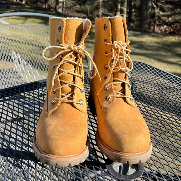 Timberland Shoes - Timberland Waterproof faux fur lined boots. Size 6.5